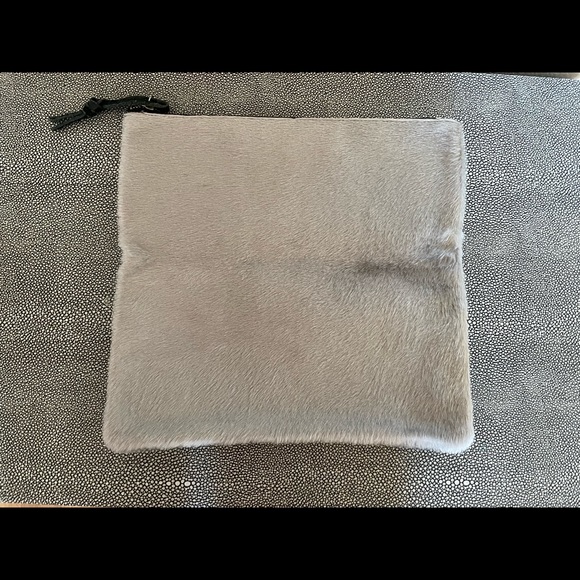 OLIVEVE “Anastasia Clutch” - New Without Tags - Picture 8 of 10